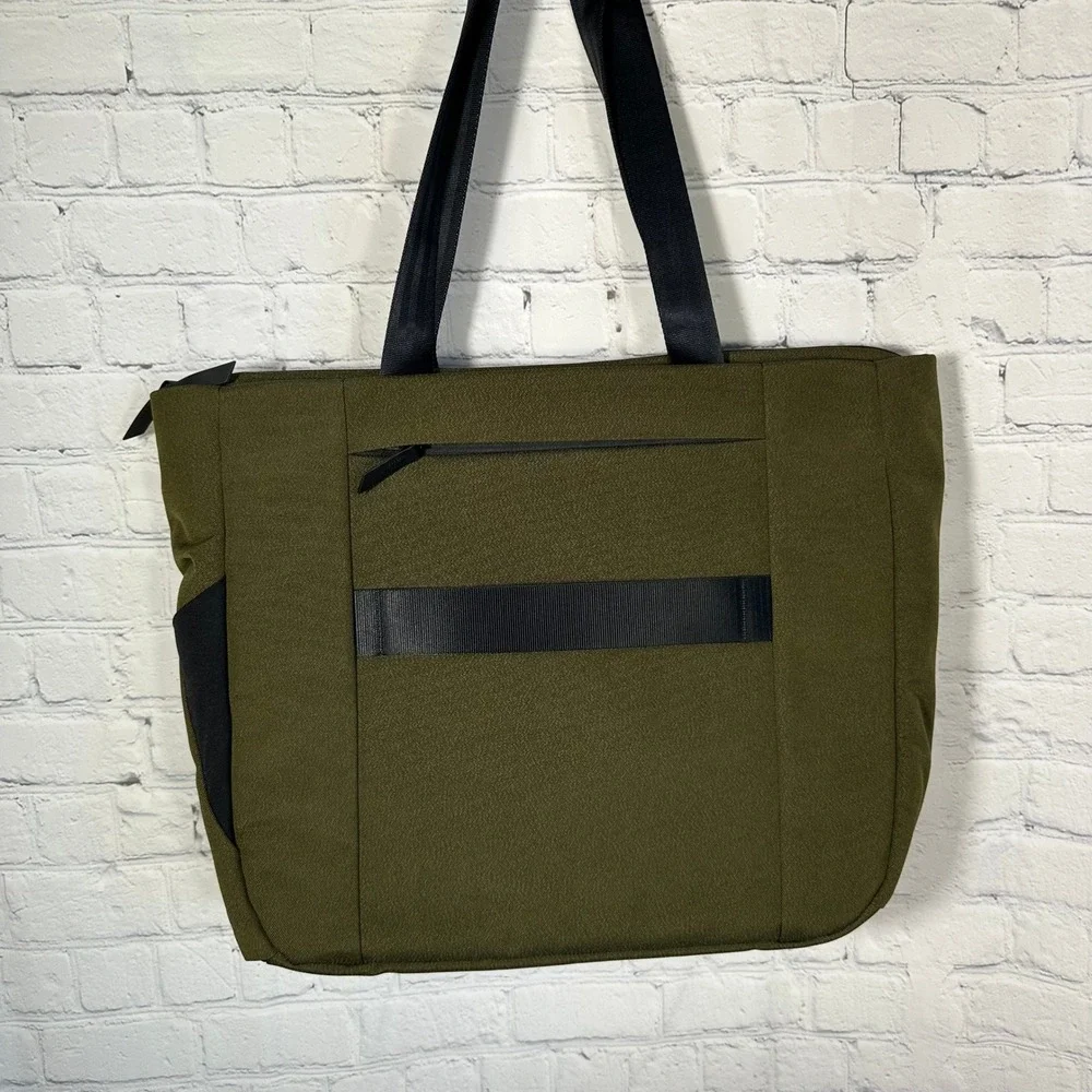 Alpaka Bravo Tote Green Axoflux Laptop Bag Travel Commuter Shoulder Bag 12L